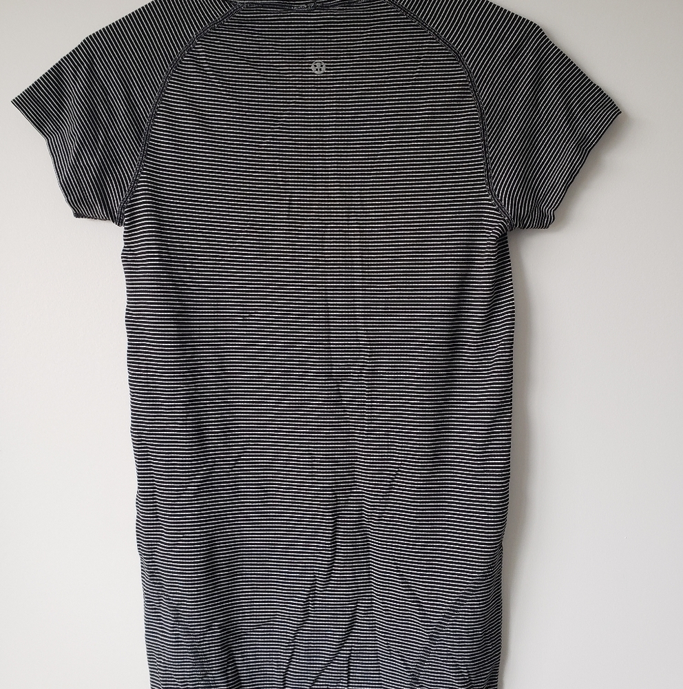 Lululemon Swiftly Tech T-Shirt Size 6